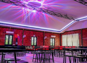 laos/bolikhamxay-province/nightclub/2