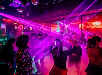 czechia/prague/nightclub/charlie-s-pole-bar