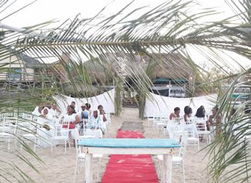 mozambique/tofo-beach/nightclub/dino-s-restaurant-bar