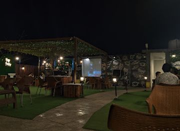 pakistan/rawalpindi/saddar/nightclub/rooftop-cafeteria-commercial-market-rawalpindi