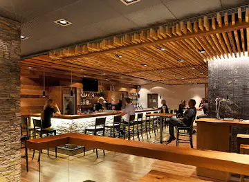Roots Bar l Cafe l Lounge