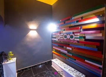 DeCode Lounge