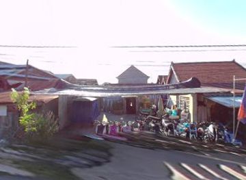 cambodia/kampong-chhnang/nightclub/