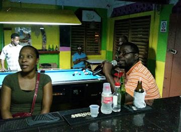 grenada/gouyave/nightclub/mansa-s-bar