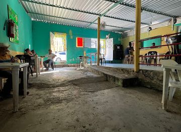 mexico/chiapas/palenque/nightclub/bar-de-chendo