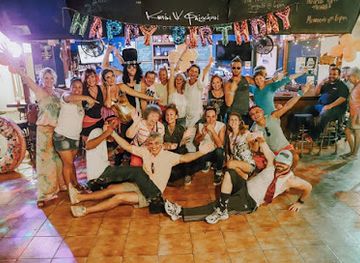 belize/placencia/nightclub/the-flying-pig-bar-and-grill