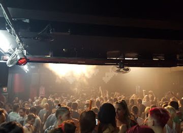 spain/barcelona/gothic-quarter/nightclub/disco-city-hall