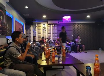 indonesia/north-maluku/nightclub/karaoke-inul-vista