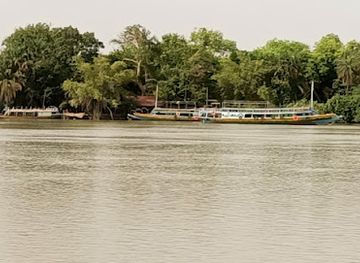 the-gambia/janjanbureh-island/nightclub/maccarthy-island