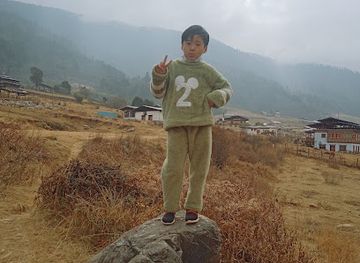 bhutan/phobjikha-valley/nightclub/phuntsho-shop-and-bar