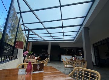 rwanda/akagera-national-park/nightclub/aura-lounge-and-espresso-bar