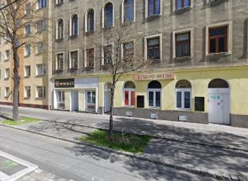 austria/vienna/brigittenau/nightclub/deluxe-girls