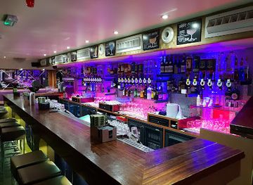 guernsey/portelet-bay/nightclub/les-folies-d-amour