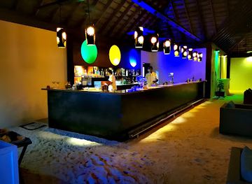 maldives/dhangethi-island/nightclub/vilamendhoo-boashi-bar
