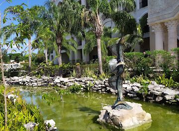 mexico/cozumel/san-miguel/nightclub/the-money-bar-beach-club