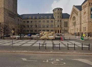 poland/poznan/stare-miasto/nightclub/sq-dziedziniec-zamku-cesarskiego-w-poznaniu