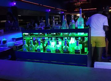 Aqua Lounge & Bar