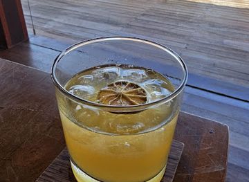 maldives/hithadhoo-island/nightclub/bandi-pool-bar