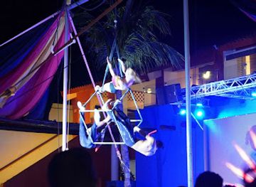 mexico/gulf-coast/nightclub/club-mediterraneo-blvd-kukulcan