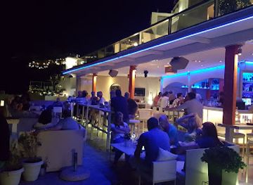greece/santorini/fira/nightclub/crystal