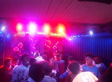 madagascar/antananarivo/ampefiloha/nightclub/la-cabane-karaoke