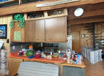 utah/bear-lake/nightclub/robbins-nest-bear-lake-ut