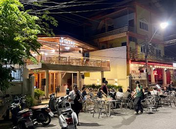 thailand/ayutthaya/ayutthaya-historical-park/nightclub/red-cup-bar-restaurant