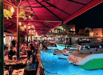 croatia/brac-island/nightclub/varadero