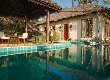 myanmar-burma/ngapali-beach/nightclub/ngapali-bay-villas-spa