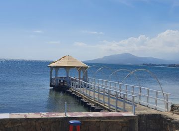 jamaica/st-thomas-lowlands/nightclub/v-i-p-beach-lounge