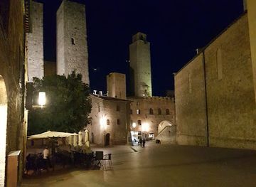 italy/san-gimignano/nightclub/enoteca-antica-latteria