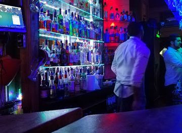 chile/puerto-varas/nightclub/club-orquidea