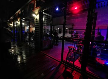 AKAKA - Bar & Grill