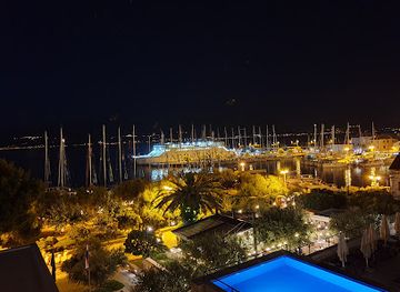 croatia/brac-island/nightclub/hotel-osam-rooftop-bar