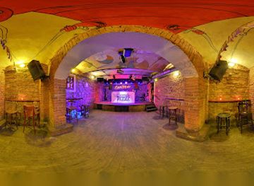 czechia/cesky-raj-bohemian-paradise/nightclub/chapeau-rouge