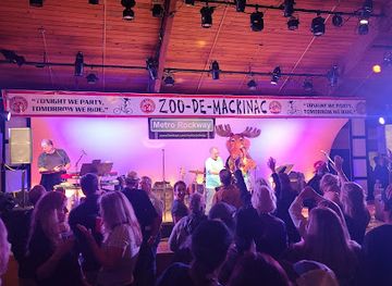 michigan/harbor-springs/nightclub/zoo-bar