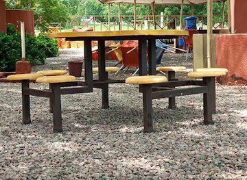 ghana/bolgatanga/nightclub/new-life-line-drinking-bar