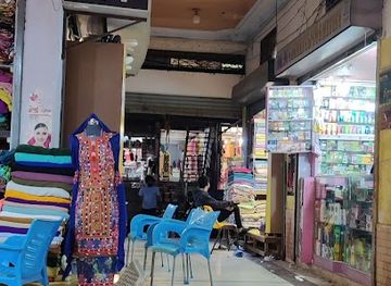 pakistan/karachi/saddar/nightclub/legends-147-snooker-academy