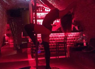 lithuania/kaunas/aleksotas/nightclub/gentleman-striptizo-klubas-kaune