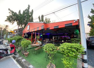 thailand/ayutthaya/wat-phra-si-sanphet/nightclub/1