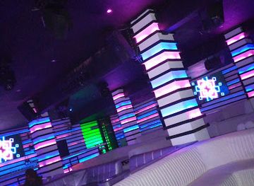 cote-d-ivoire/mount-nimba-strict-nature-reserve/nightclub/lion-s-discotheque