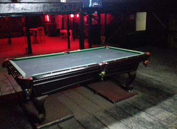 sierra-leone/bunce-island/nightclub/quincey-s-bar-grill