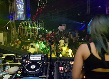 LuxoR Surabaya