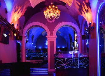 Club Room 13
