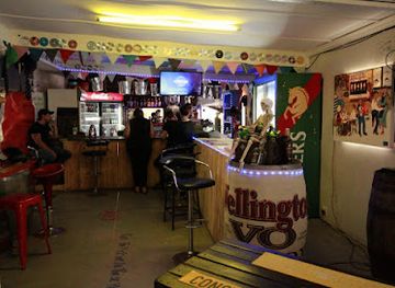 south-africa/west-coast-national-park/nightclub/santorini-bar-with-f-r-i-e-n-d-s