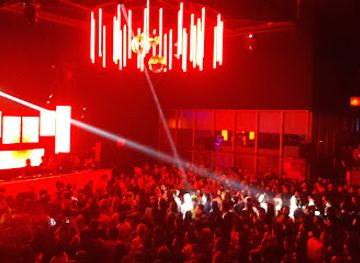 chile/valparaiso/cerro-bellavista/nightclub/studio