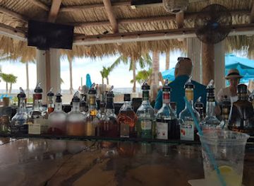 florida/sarasota/lido-key/nightclub/lido-beach-tiki-bar