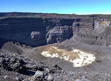 comoros/mount-karthala/nightclub/karthala