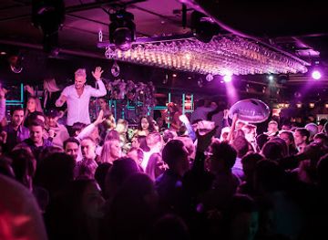 norway/bergen/bryggen/nightclub/loulou-bergen