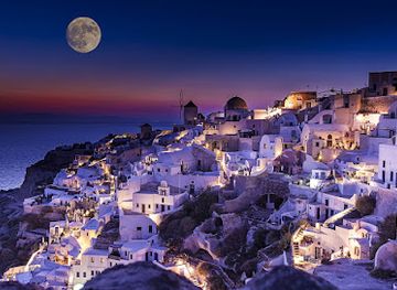 greece/santorini/oia/nightclub/lioyerma-lounge-cafe-pool-bar